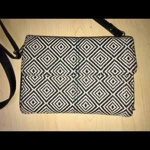 Thirty-One Tons of Funds Wallet / Crossbody